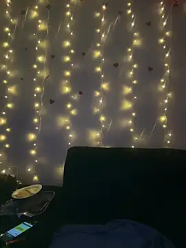 Snapshot of magic_man1085 chatting on February 15, 2026, 9:33 pm magic man1085 online show from February 15, 2026, 9:33 pm