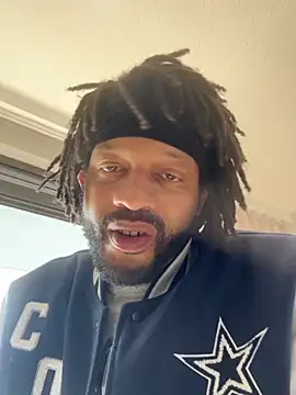 Snapshot of magic_man1085 chatting on February 24, 2026, 2:37 pm magic man1085 online show from February 24, 2026, 2:37 pm