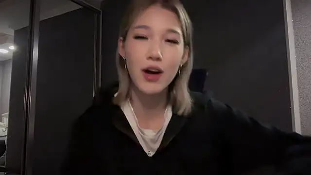 lilXdomiii online show from March 23, 2026, 6:56 pm