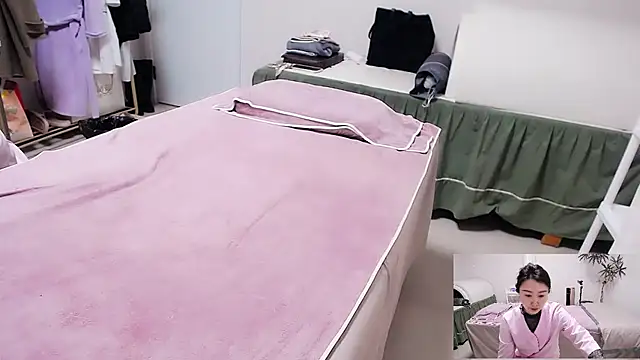 Snapshot of anne2026 chatting on February 13, 2026, 2:40 am anne2026 online show from February 13, 2026, 2:40 am