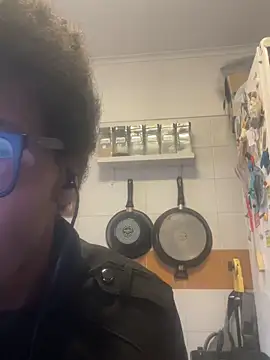 ELPikaPreta online show from February 15, 2026, 7:51 am