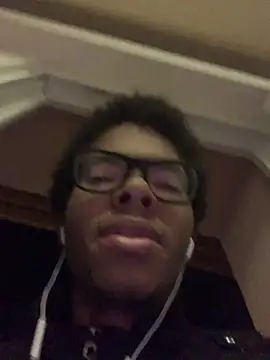 ELPikaPreta online show from February 18, 2026, 11:55 pm