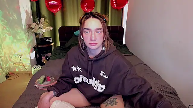 PollyRoseX online show from March 7, 2026, 7:33 pm