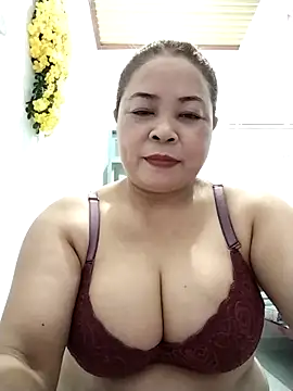 Baby-bigtits2026 online show from April 14, 2026, 2:01 pm