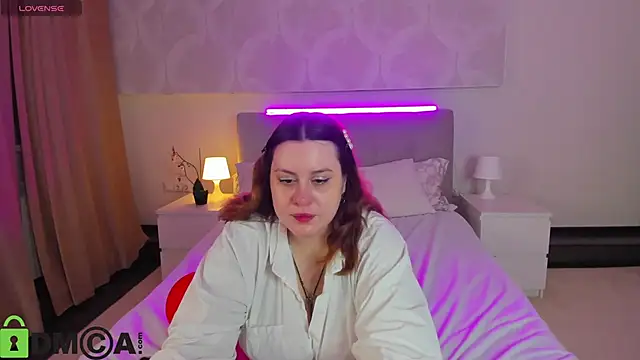 Snapshot of Valery_Grand chatting on February 15, 2026, 1:13 am Valery Grand online show from February 15, 2026, 1:13 am