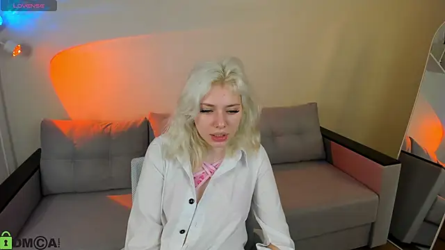 Kate Krose online show from February 3, 2026, 2:53 am