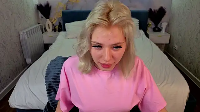 Snapshot of Kate_Krose chatting on May 9, 2026, 1:00 am Kate Krose online show from May 9, 2026, 1:00 am