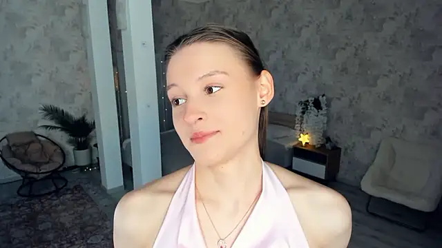 LianneBynon online show from March 11, 2026, 8:42 am