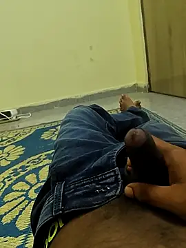 Romantic boy143 online show from July 9, 2026, 7:51 pm