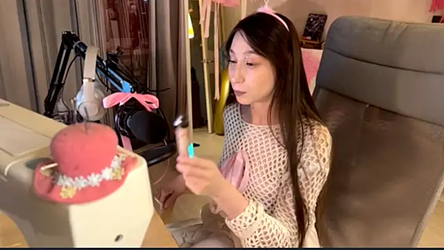 Snapshot of karinasun chatting on February 25, 2026, 5:33 pm karinasun online show from February 25, 2026, 5:33 pm