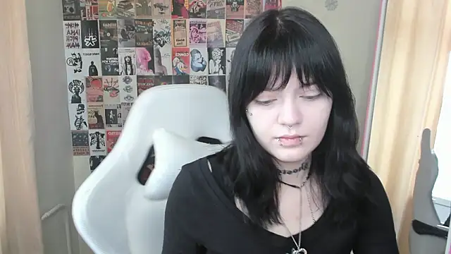 Snapshot of Emma_Darkkk chatting on February 8, 2026, 5:44 am Emma Darkkk online show from February 8, 2026, 5:44 am