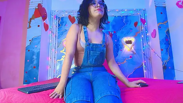 Snapshot of Eleanor_rigby5 chatting on February 28, 2026, 3:07 am Eleanor rigby5 online show from February 28, 2026, 3:07 am