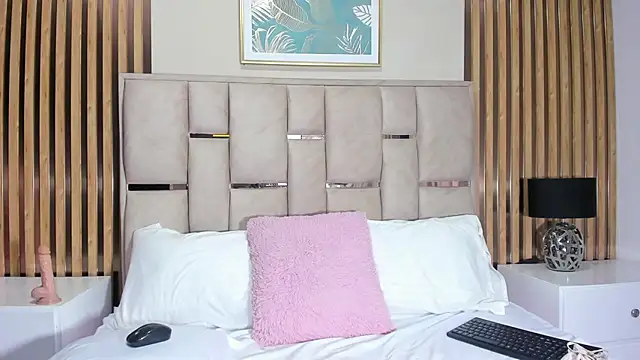 emma evanss   online show from March 11, 2026, 11:38 am