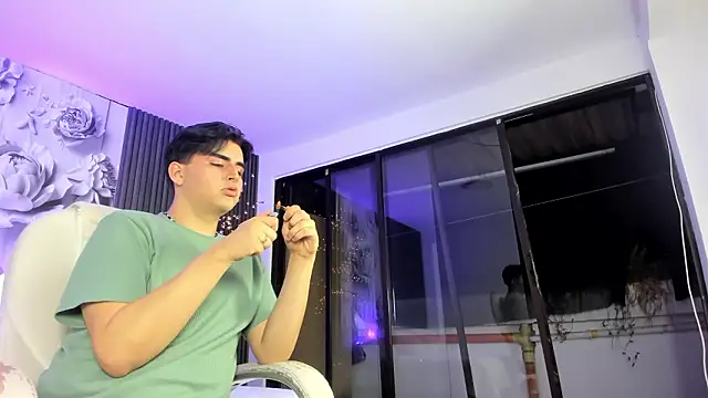 Snapshot of noahWolff_ chatting on February 21, 2026, 4:35 am noahWolff online show from February 21, 2026, 4:35 am