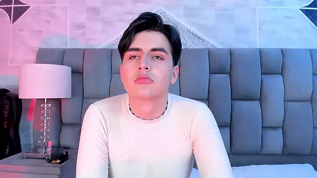 Snapshot of noahWolff_ chatting on February 24, 2026, 4:43 am noahWolff online show from February 24, 2026, 4:43 am