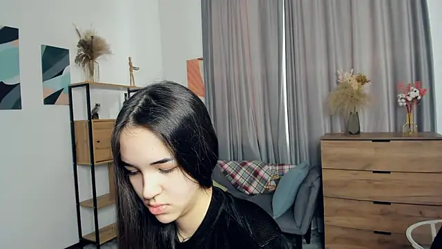 AvantgardAlone online show from February 10, 2026, 7:23 am