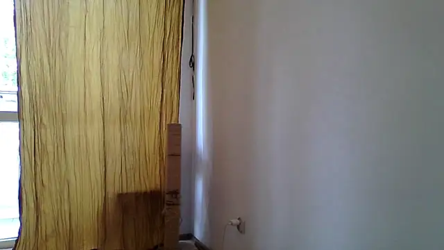JuliaLovely online show from July 17, 2026, 2:02 pm