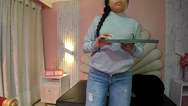 Snapshot of Kateemos chatting on March 12, 2026, 2:45 pm Kateemos online show from March 12, 2026, 2:45 pm