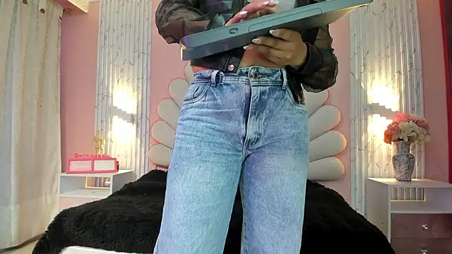 Snapshot of Kateemos chatting on March 17, 2026, 1:36 pm Kateemos online show from March 17, 2026, 1:36 pm