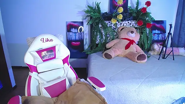 lika little0 online show from March 9, 2026, 9:30 pm