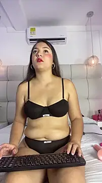 Snapshot of Dakota_Hills chatting on February 18, 2026, 1:18 pm Dakota Hills online show from February 18, 2026, 1:18 pm