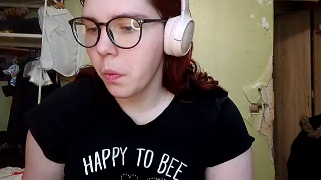 VannessaDillenbeck online show from February 25, 2026, 6:12 am