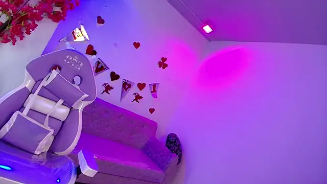 Maddie T18 online show from February 21, 2026, 11:44 am