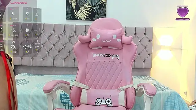 thaliaa smith1 online show from April 7, 2026, 8:53 pm