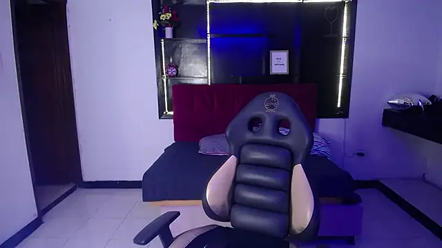 Perla lovely  online show from March 28, 2026, 12:27 pm