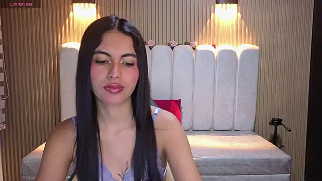 Perla lovely  online show from April 18, 2026, 12:09 pm