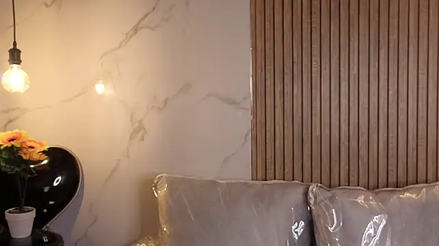 Perla lovely  online show from June 17, 2026, 12:18 pm