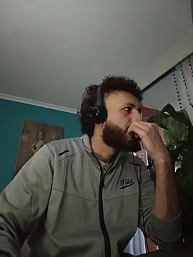 Snapshot of kauzZhomi chatting on February 4, 2026, 11:38 am kauzZhomi online show from February 4, 2026, 11:38 am