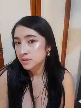 Snapshot of Maitebigboobs chatting on February 15, 2026, 1:46 am Maitebigboobs online show from February 15, 2026, 1:46 am