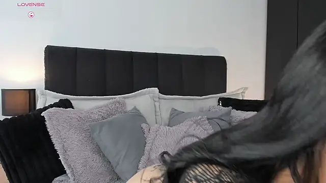 Amarae  online show from April 9, 2026, 8:14 pm