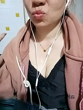 Snapshot of Arica_sexy001 chatting on March 12, 2026, 2:18 am Arica sexy001 online show from March 12, 2026, 2:18 am