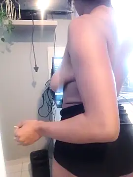 LADY-NESH online show from April 17, 2026, 4:37 am