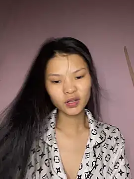 siting00 online show from April 1, 2026, 4:04 pm