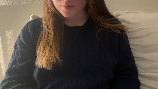 Lucyschickt online show from March 4, 2026, 6:03 pm