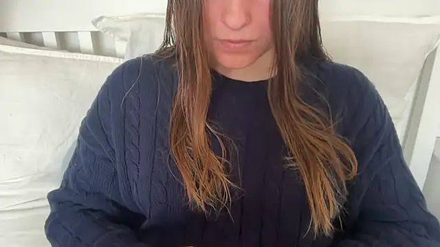 Lucyschickt online show from March 11, 2026, 8:53 am