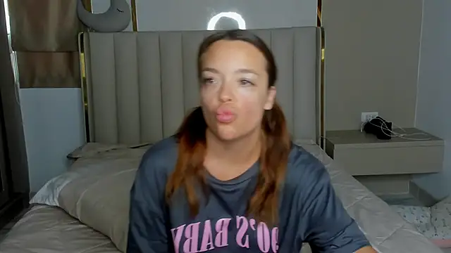 stellaa quenn online show from April 10, 2026, 12:05 am