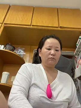 Youyou 12 online show from April 16, 2026, 12:11 am