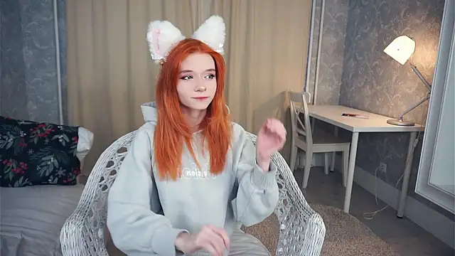 Snapshot of TarynPalek chatting on February 1, 2026, 6:34 am TarynPalek online show from February 1, 2026, 6:34 am