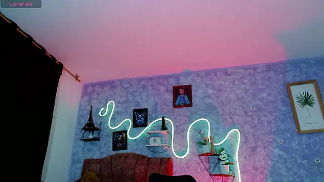 Everlin  Hot  online show from March 4, 2026, 10:54 am