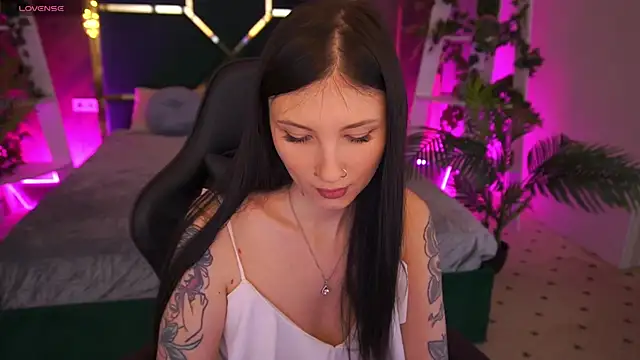 LunaaMay online show from March 3, 2026, 2:12 pm