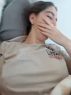 Snapshot of laparejaideal08 chatting on February 12, 2026, 10:32 am laparejaideal08 online show from February 12, 2026, 10:32 am