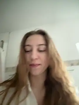 Snapshot of romyxxs chatting on February 2, 2026, 8:13 am romyxxs online show from February 2, 2026, 8:13 am