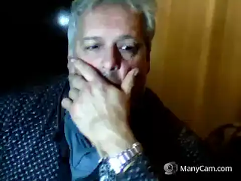 Snapshot of swichcassanesi chatting on February 4, 2026, 9:20 pm swichcassanesi online show from February 4, 2026, 9:20 pm