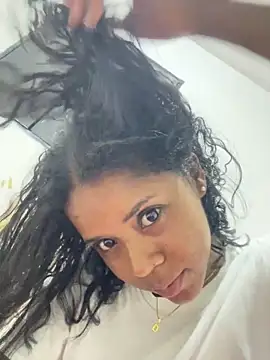 Snapshot of LIA_PARKERR chatting on February 21, 2026, 12:11 am LIA PARKERR online show from February 21, 2026, 12:11 am