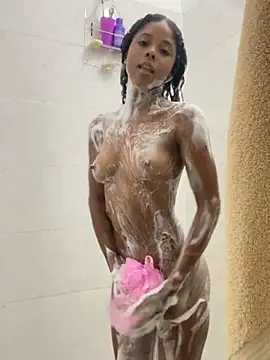 LIA PARKERR online show from April 9, 2026, 11:54 pm