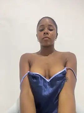 LIA PARKERR online show from May 30, 2026, 2:47 pm